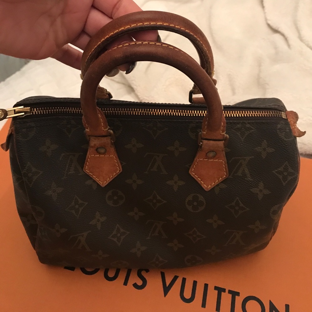 Speedy 25 Authentic Louis Vuitton